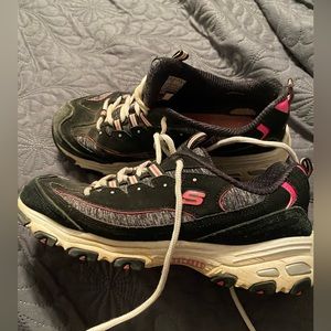 Skechers Tennis Shoes - size 8.5 (wide).